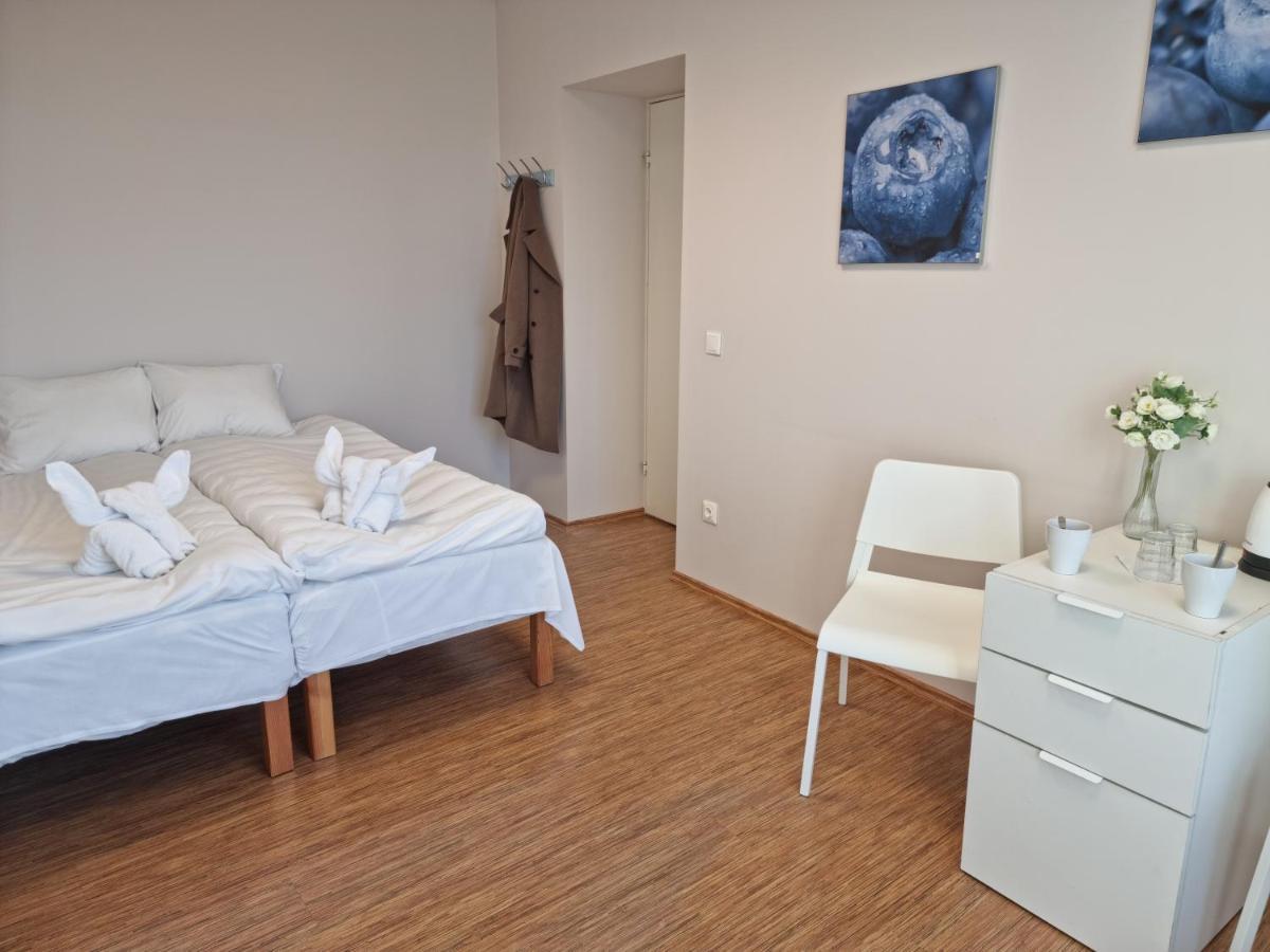 Room Near City Center Harbour Talin Exterior foto