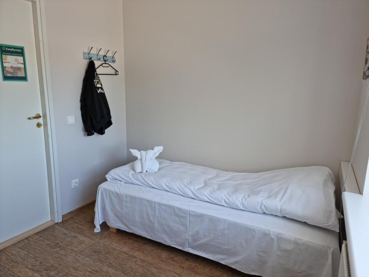 Room Near City Center Harbour Talin Exterior foto