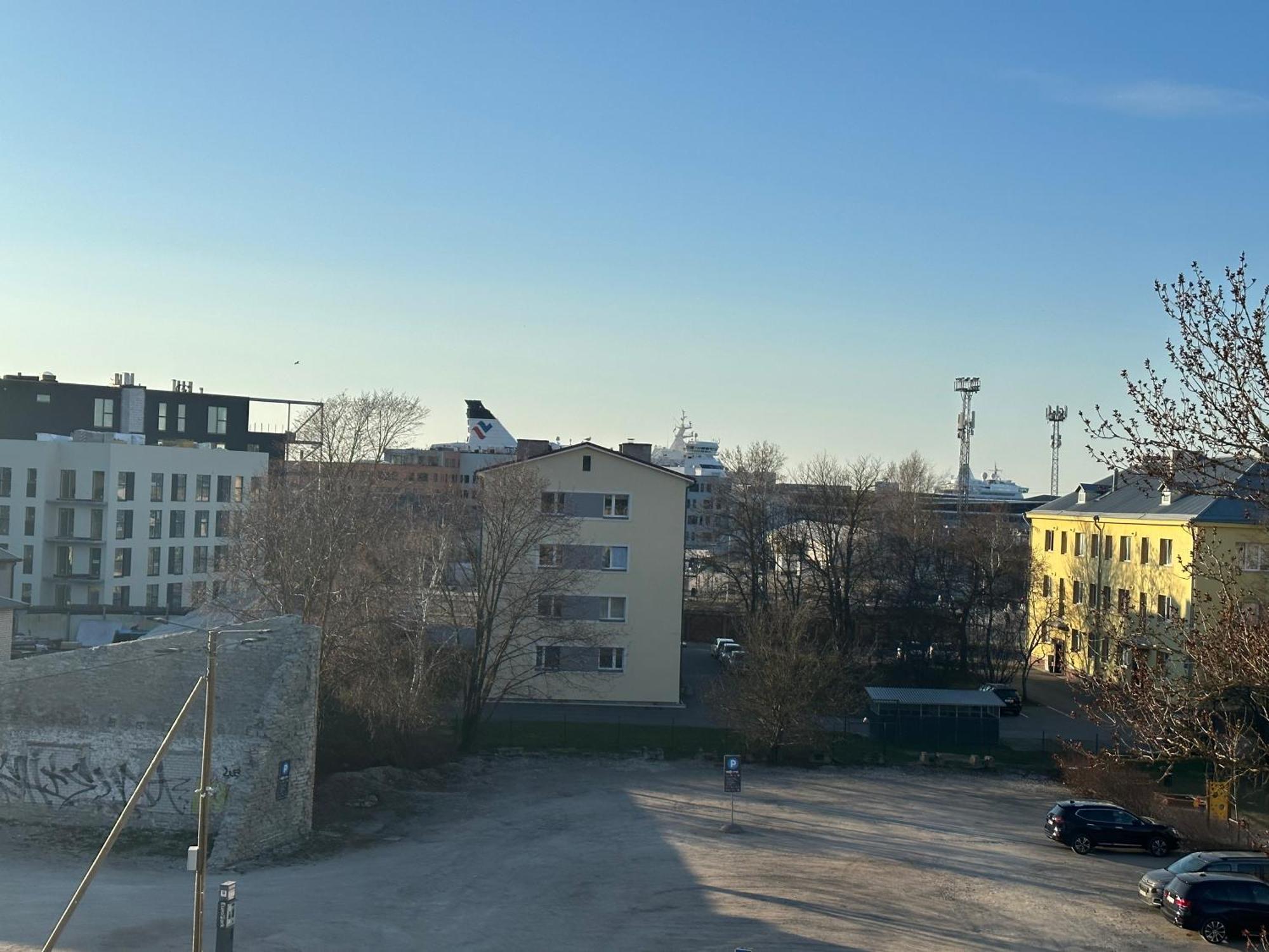 Room Near City Center Harbour Talin Exterior foto